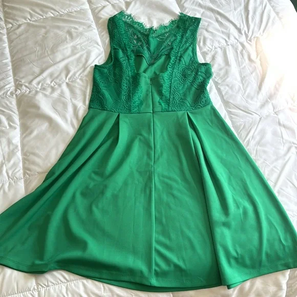 NWT Francesca’s green A line dress - Picture 7 of 7